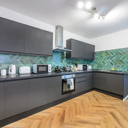 *rg7h*for Your Relaxed & Cosy Free Parking